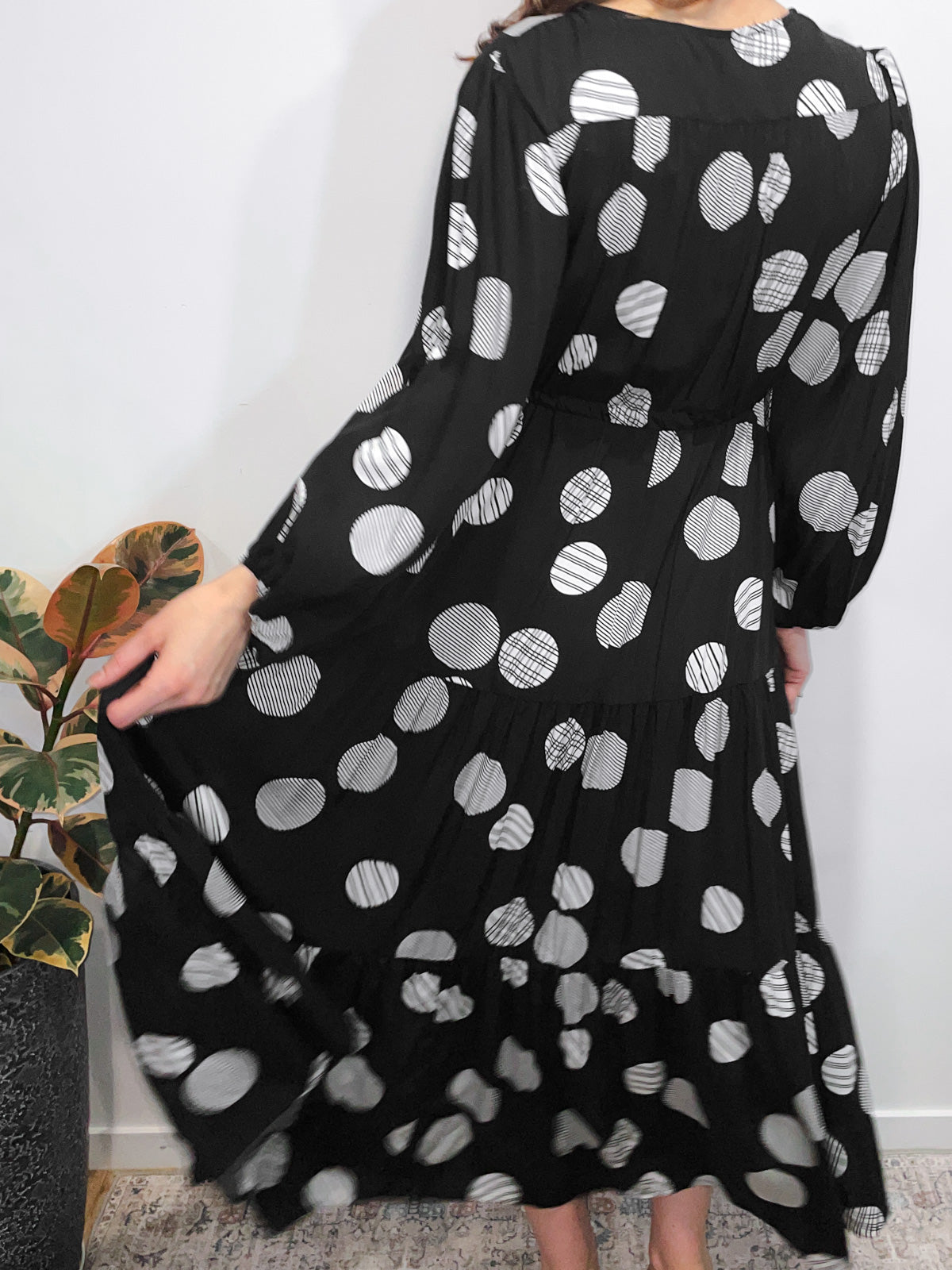 Black Spot Long Sleeve Maxi