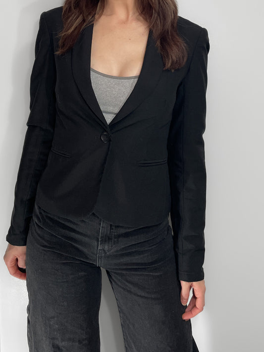 Black Fitted Cropped Blazer