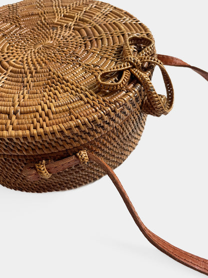 Straw Clamshell Shoulder Bag with Blue Botanical Lining