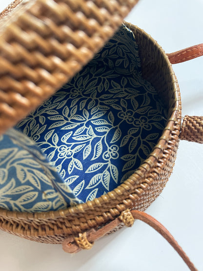 Straw Clamshell Shoulder Bag with Blue Botanical Lining